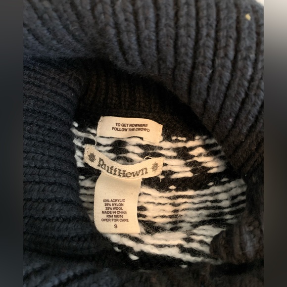 Fair isle Scandinavian style size small black and white knit sweater - Picture 8 of 8